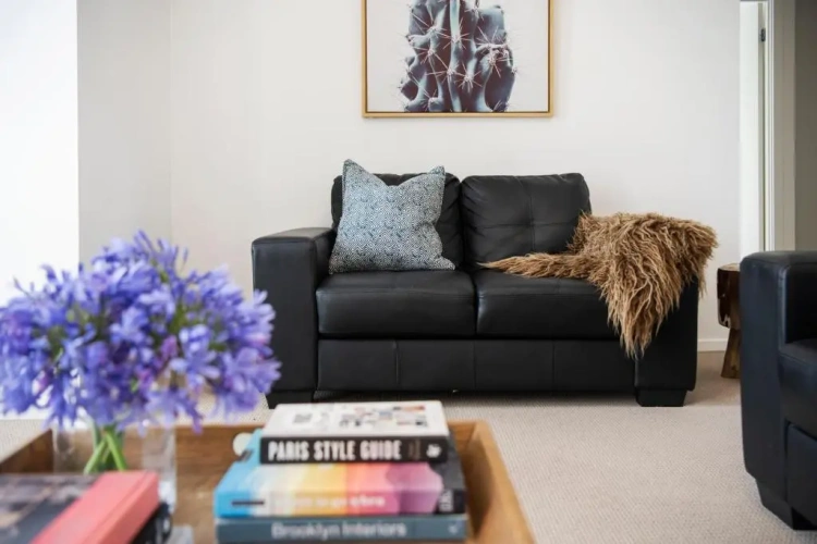 3 Bedrooms Apartment