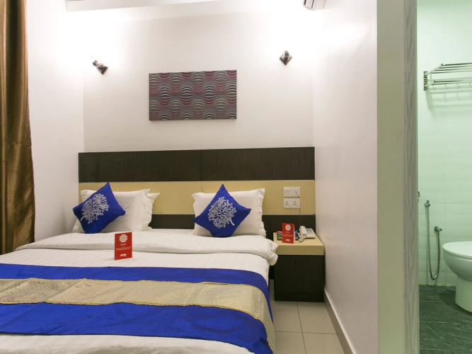 OYO 286 Uptown Hotel
