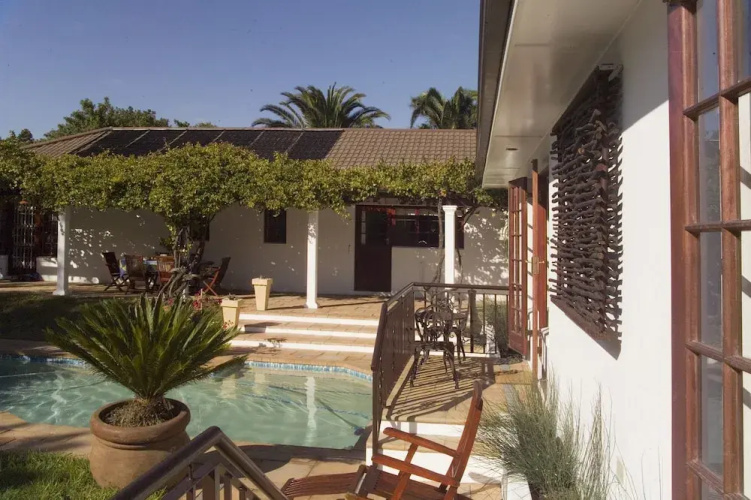 Three Palms Luxury Cottage
