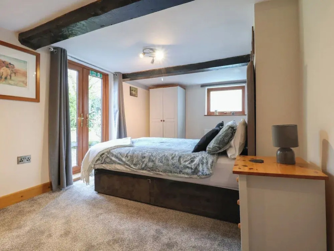 Lake View Cottage