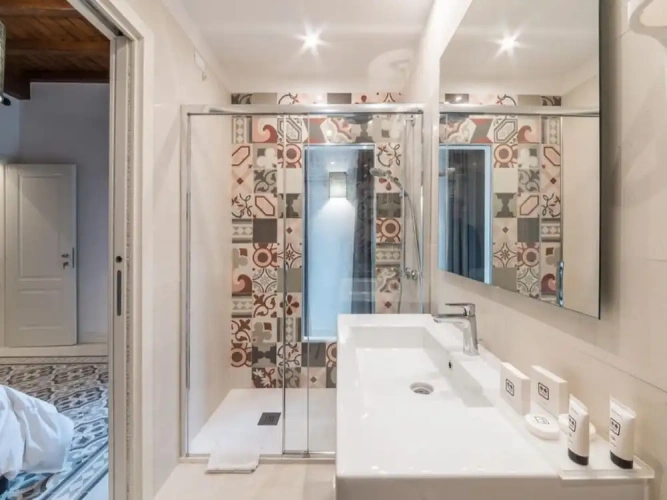 4 Bedrooms Apartment