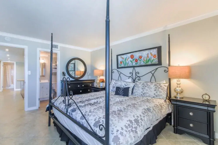Gulf Shore Condo #301 - 2 Br condo by RedAwning