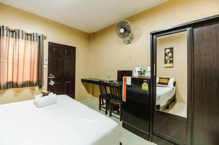 Happy House Hotel