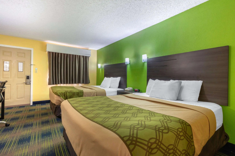 Econo Lodge Nashville near Percy Priest Lake