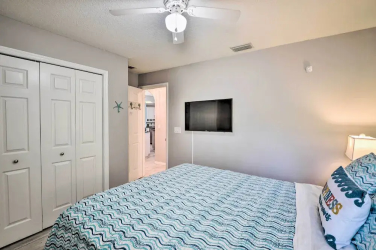 Canal-front Palm Coast Home w/ Pool, Theater Room!