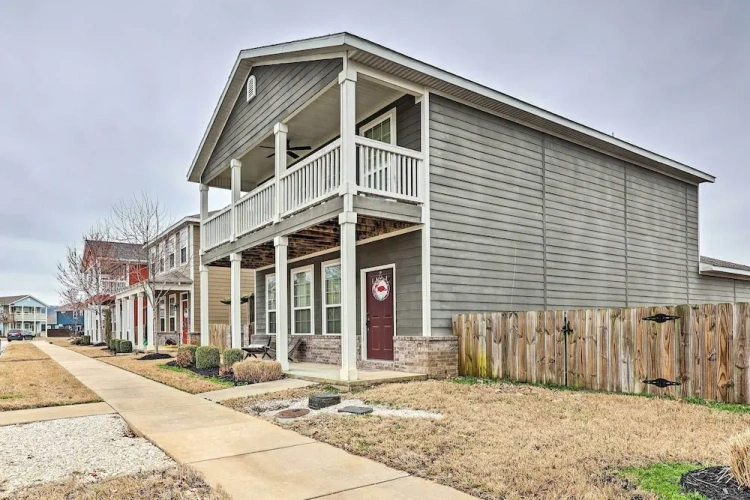 4 Bedrooms Cottage