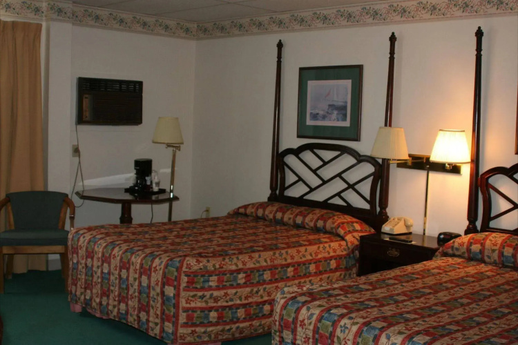 Boothbay Harbor Inn