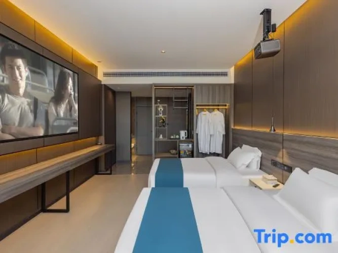 Standard Twin room with balcony