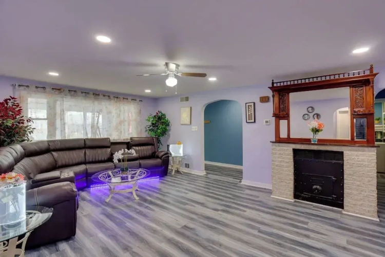 3 Bedrooms Apartment