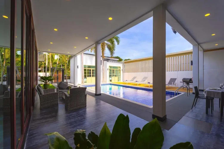 Beautiful 4-Bedroom Pool Villa BL9