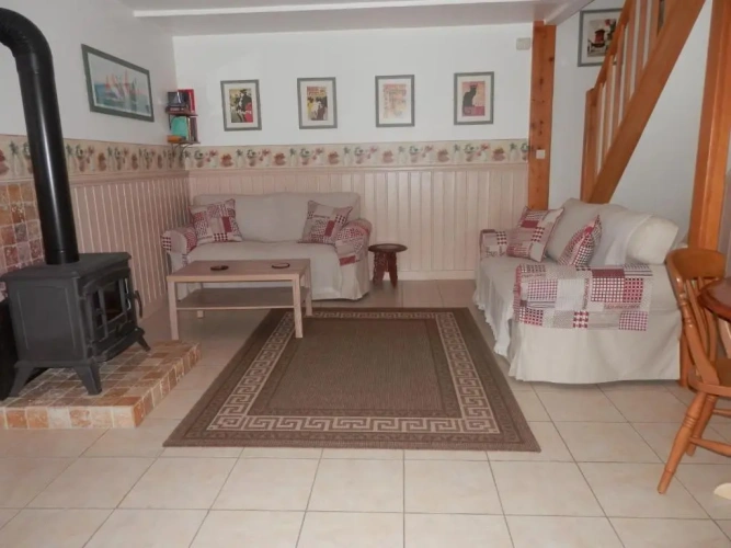 2 Bedrooms Cottage