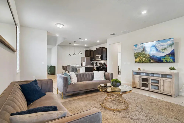 2211 Lelani Circle