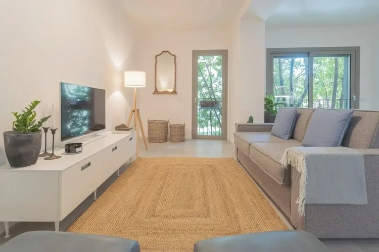Apartment with balcony