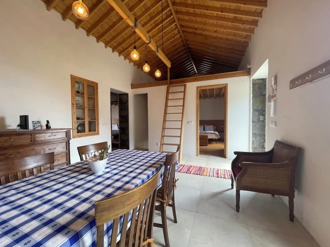 Cottage with sea view