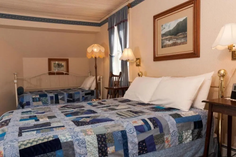 Orcas Hotel