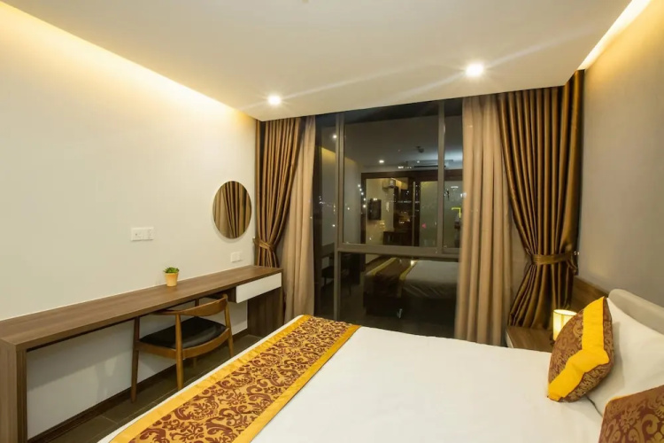 Lake View Hotel