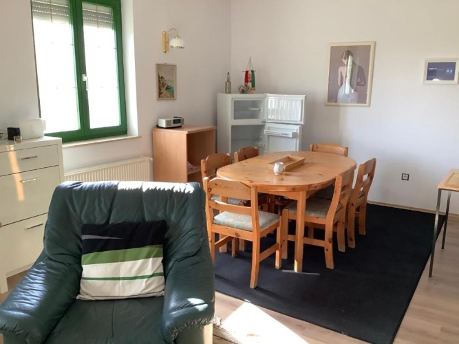 3 Bedrooms Apartment
