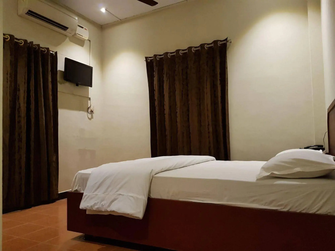 Deluxe Hotel
