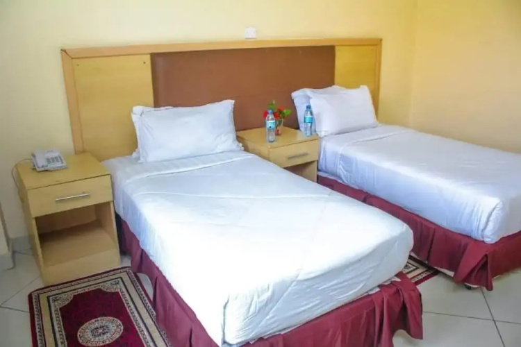 Land Mark Hotel