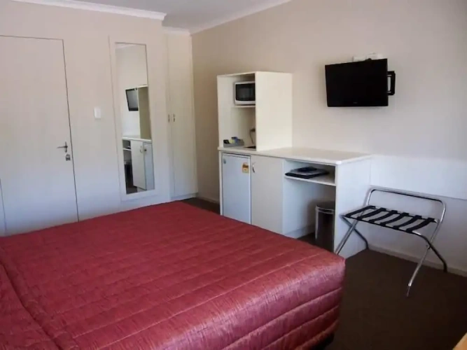 1 Bedroom Standard Double Suite