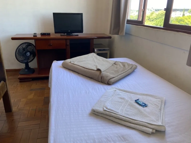 Standard Triple room with city view