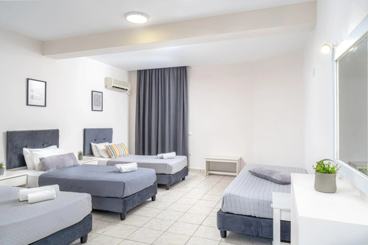 Apple Hotel