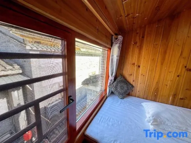 2 Bedrooms Suite