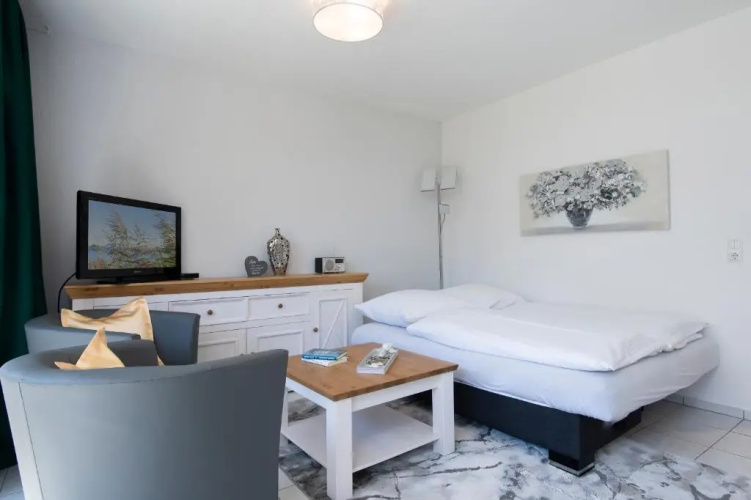 Alte Bergstrasse 6, Wohnung 4