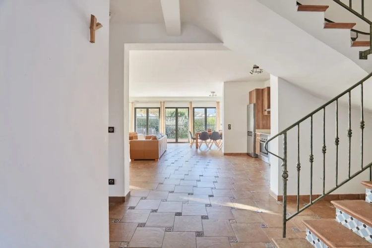 4 Bedrooms Villa