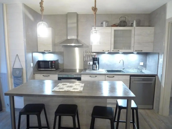 3 Bedrooms Apartment