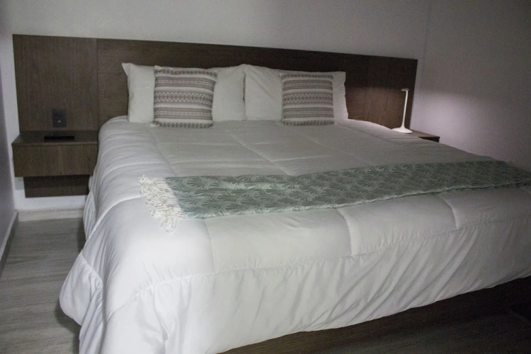2 Bedrooms Standard Family room with garden view