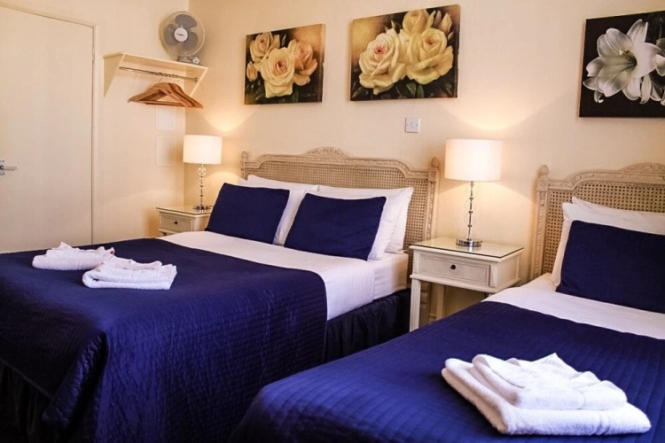 Blades Hotel