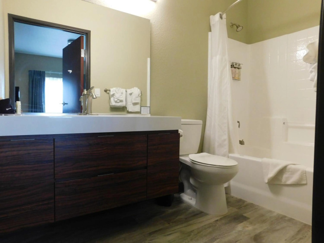 Island Suites