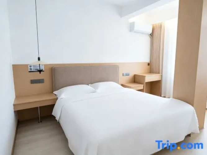 Deluxe Double Suite with river view