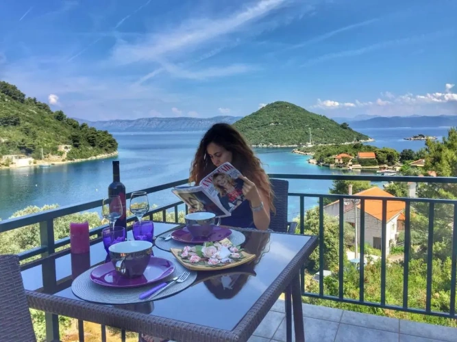 1 Bedroom Apartment with balcony and with sea view