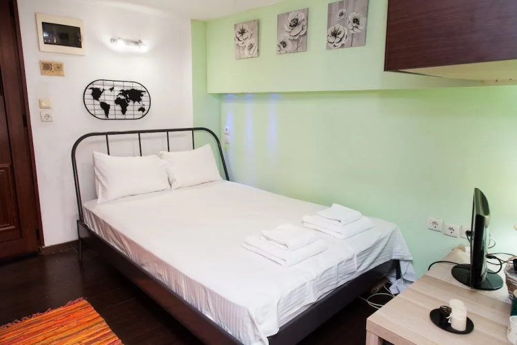 Cozy studio in keramikos