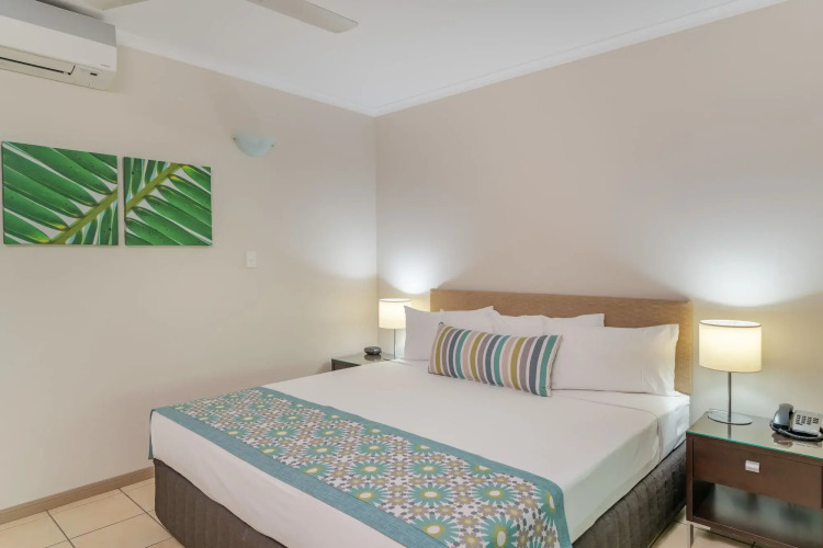 Regal Port DouglasOver view