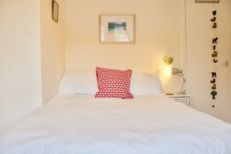 1 Bedroom Private Garden Flat