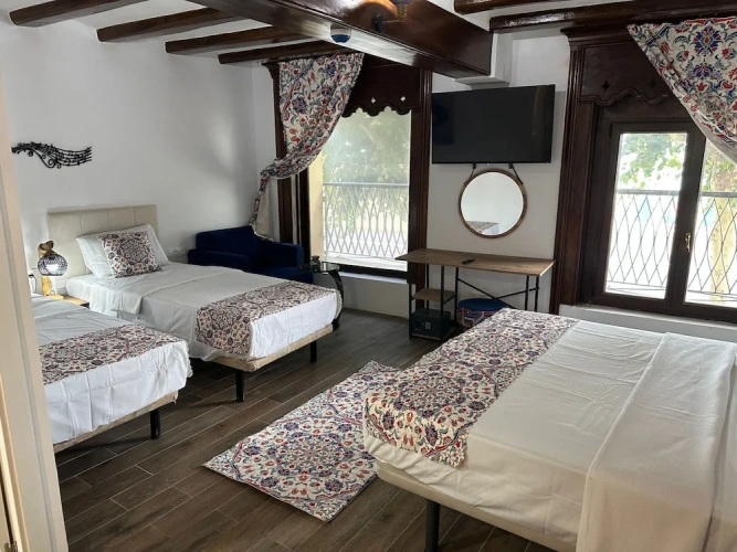 Deluxe Quadruple room