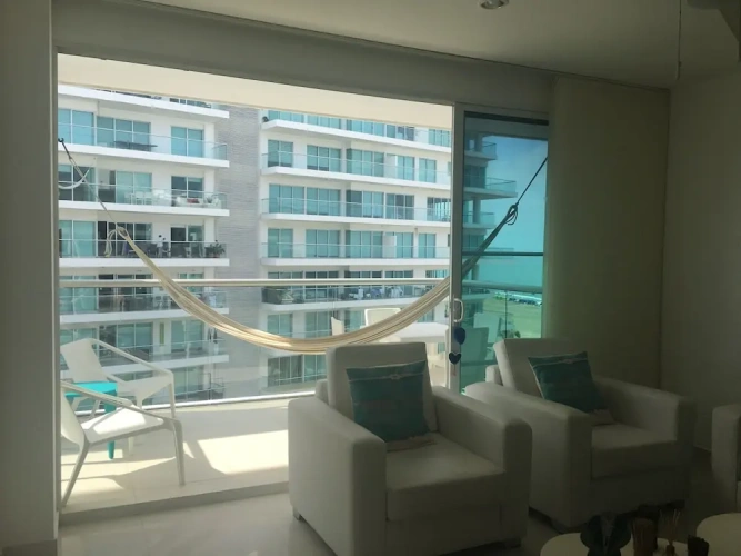 2 Bedrooms Apartment with balcony and beachfront