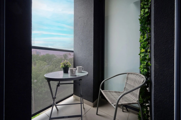 Modern Studio Gwiazdzista by Renters