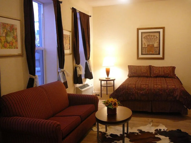 Holly Inn Suites
