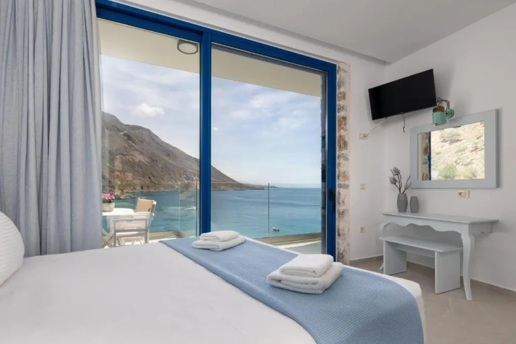 Standard Quadruple room with sea view