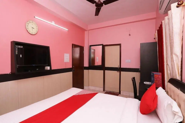 Silver Leaf By OYO Rooms