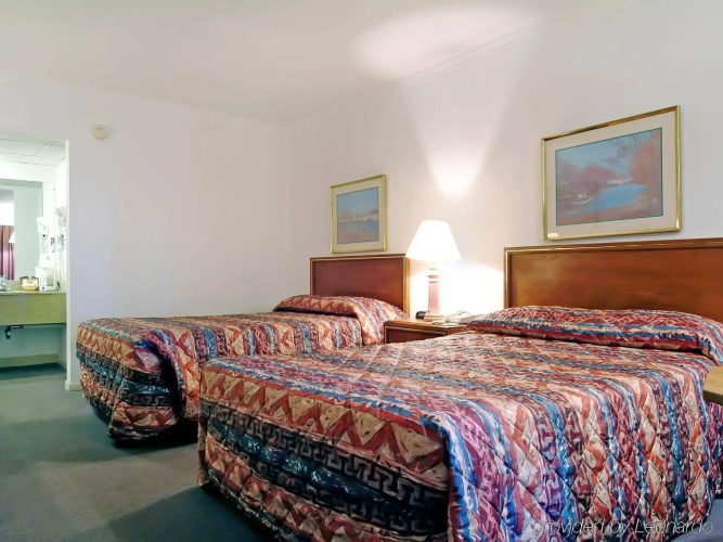 Econo Lodge Topeka Blvd.