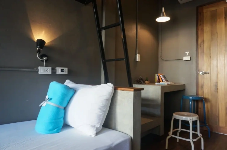 Standard Triple room with balcony
