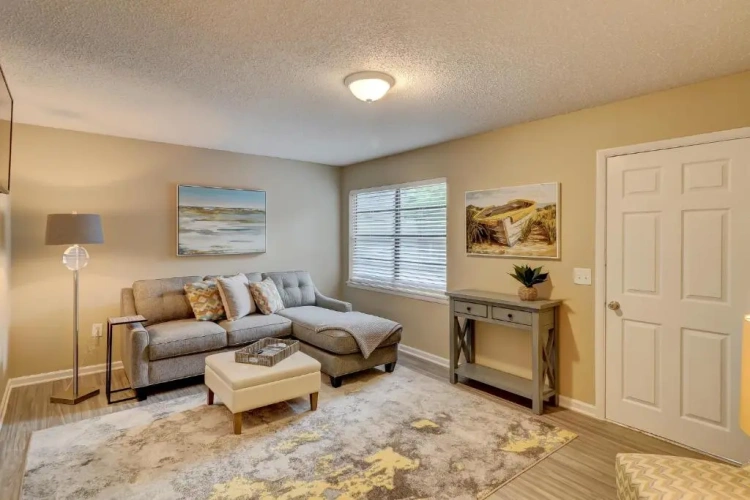 2 Bedrooms Cottage