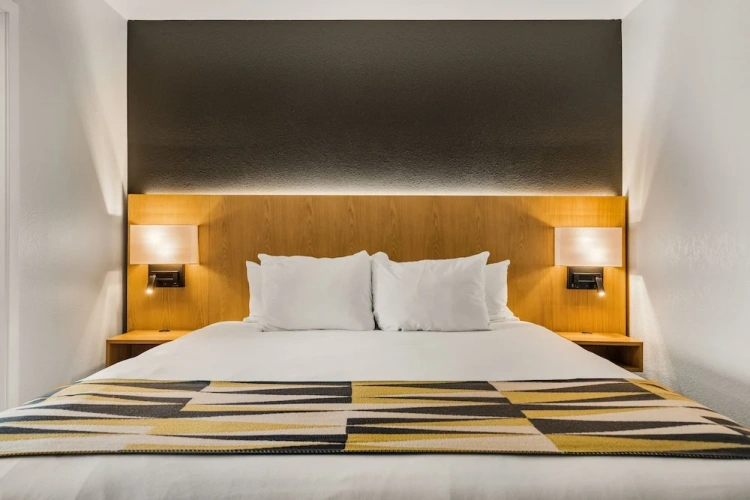 Executive Double Suite with pool view