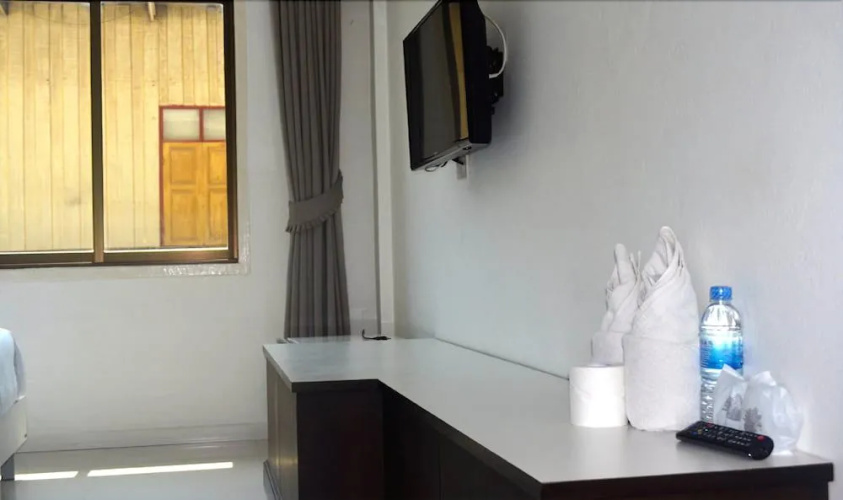 Mae Klong Hotel