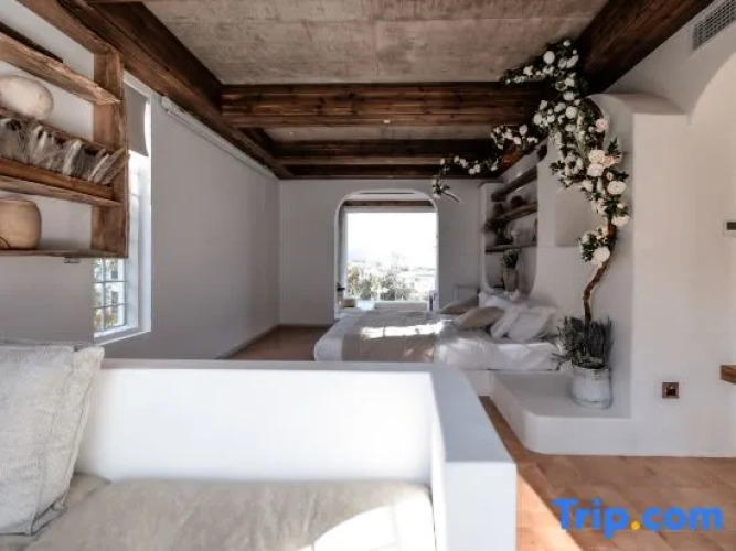 Suite with balcony